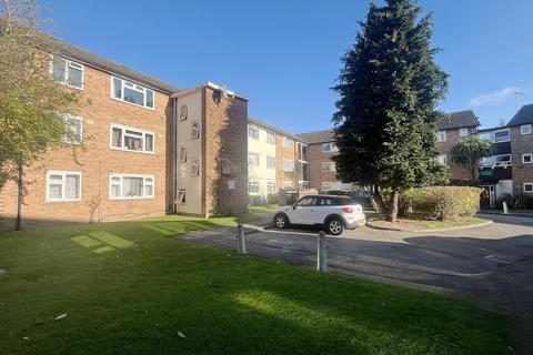 2 bedroom flat to rent, Sefton Court, Jersey Road, Hounslow, Greater London, TW3