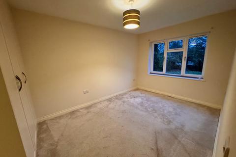 2 bedroom apartment for sale, Pinewood House, Epsom Road, Christchurch, GU1