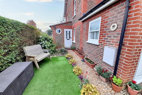 1 Elm Grove, Barnham, Bognor Regis, PO22 0HE
