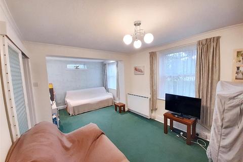 1 Elm Grove, Barnham, Bognor Regis, PO22 0HE