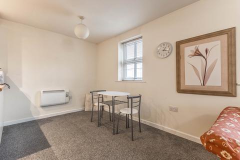 2 bedroom flat for sale, Wellfield Mews, Staincliffe WF13