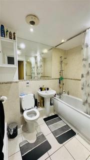 2 bedroom flat to rent, Enstone Road, Enfield