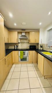 2 bedroom flat to rent, Enstone Road, Enfield