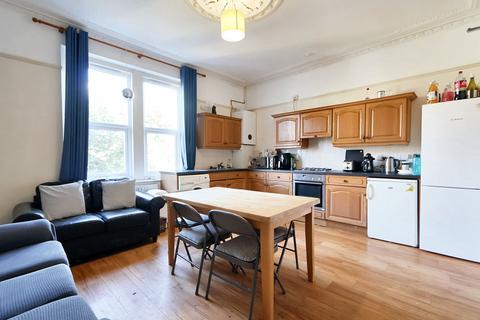 7 bedroom semi-detached house to rent, Collingwood Road, Bristol, BS6