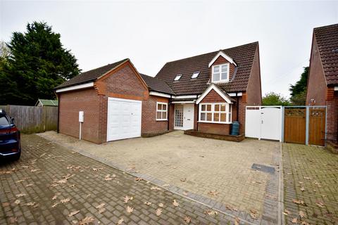 4 bedroom detached bungalow for sale, High Street, Helpringham, Sleaford