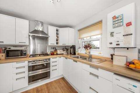17d Wellington Gardens, London, SE7 7PJ