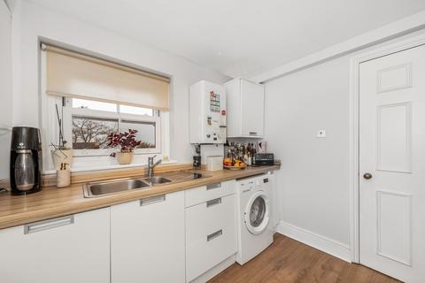 17d Wellington Gardens, London, SE7 7PJ