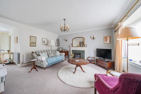4 Hollybrake Close, Chislehurst, BR7 6NT