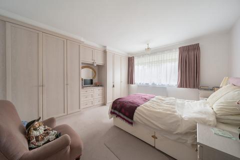 4 Hollybrake Close, Chislehurst, BR7 6NT