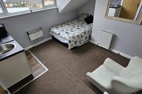 Studio to rent, Flat 4, Irwin Approach, Halton, Leeds, LS15 0DW