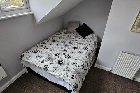 Studio to rent, Flat 4, Irwin Approach, Halton, Leeds, LS15 0DW