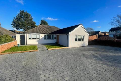 3 bedroom detached bungalow for sale, Wistow Road, Luton LU3