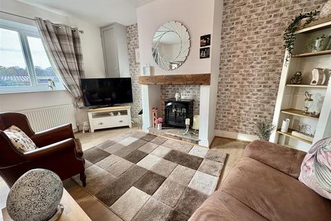 4 Field Top, Brighouse, HD6 4EQ