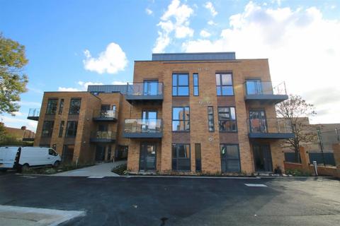 1 bedroom flat for sale, Dominion Court, London Road, Hounslow, TW3