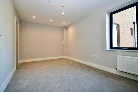 1 bedroom flat for sale, Dominion Court, London Road, Hounslow, TW3