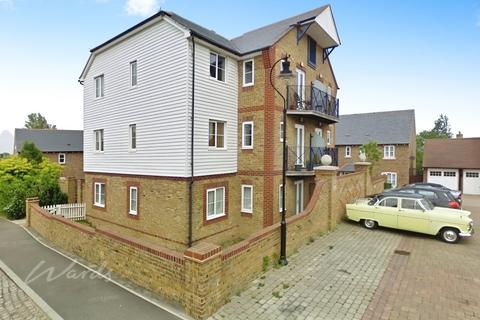 2 bedroom apartment to rent, Mansfield Drive Iwade ME9