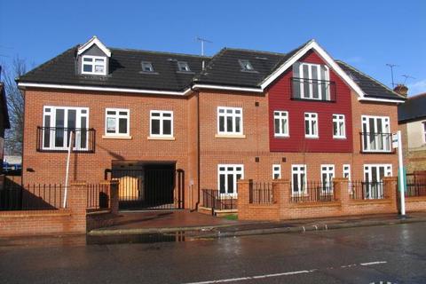 2 bedroom apartment to rent, Goldsworth Road, Woking GU21