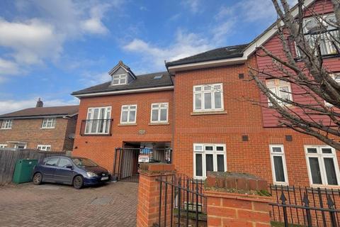 2 bedroom apartment to rent, Goldsworth Road, Woking GU21