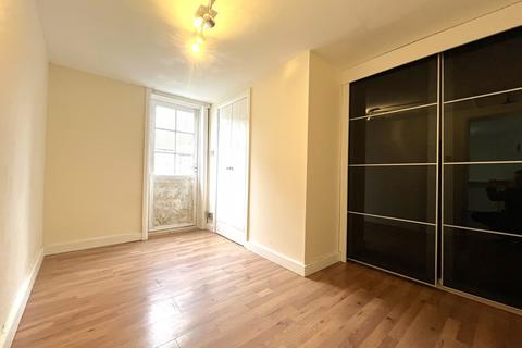 1 bedroom ground floor flat to rent, High Street, CM9