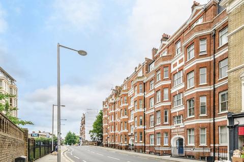 3 bedroom flat to rent, Fulham Road, Chelsea, London, SW10