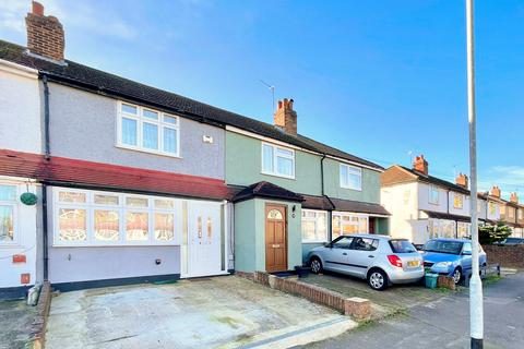 2 bedroom terraced house for sale, Woodstock Gardens, Hayes UB4