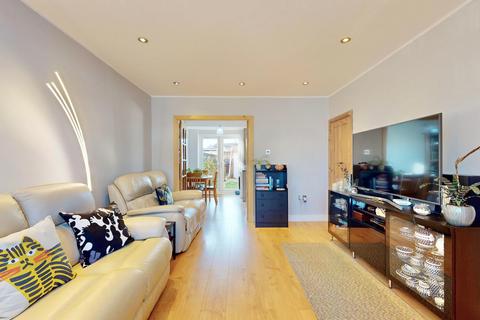 2 bedroom terraced house for sale, Woodstock Gardens, Hayes UB4