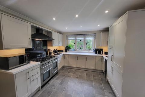 4 bedroom detached house for sale, Freame Way, Gillingham SP8