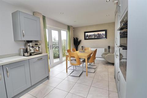 4 bedroom detached house for sale, Fox Drive, Pocklington, York