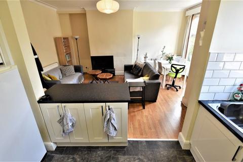 5 bedroom house to rent, Mayville Street, Hyde Park, Leeds