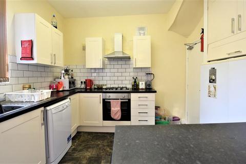 5 bedroom house to rent, Mayville Street, Hyde Park, Leeds