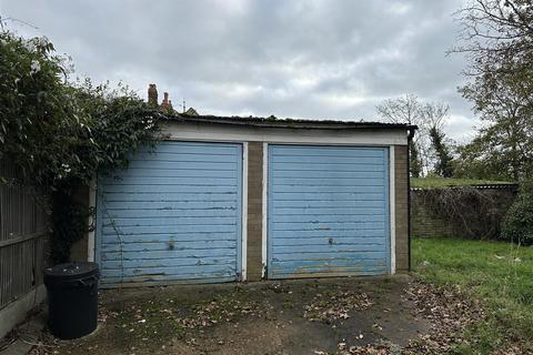 Garage to rent, 1 Valkyrie Road, Westcliff-On-Sea