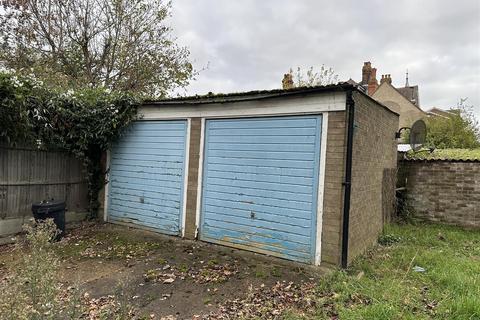 Garage to rent, 1 Valkyrie Road, Westcliff-On-Sea