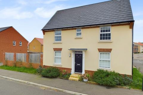 3 bedroom detached house for sale, Chadwick Crescent, Leighton Buzzard, LU7