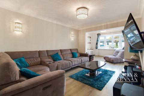 7 Boleyn Close, Leigh-on-sea, SS9 5AY