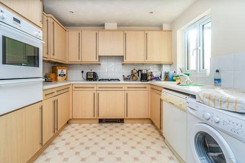 2 bedroom flat to rent, Sandling Way, Chatham ME4