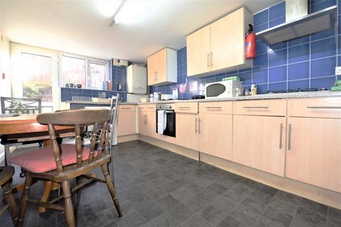 7 bedroom house to rent, 13 Richmond Avenue (7 Beds)