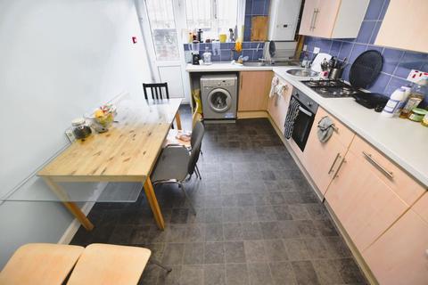 7 bedroom house to rent, 13 Richmond Avenue (7 Beds)