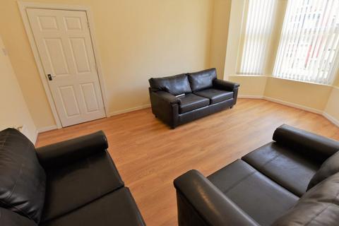 6 bedroom house to rent, Ebberston Terrace