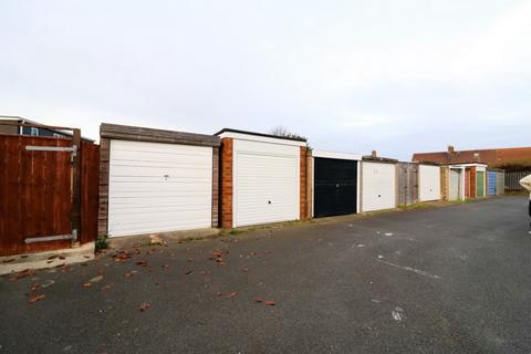 Garage to rent, Kenilworth Way, Redcar, TS10