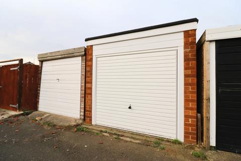 Garage to rent, Kenilworth Way, Redcar, TS10