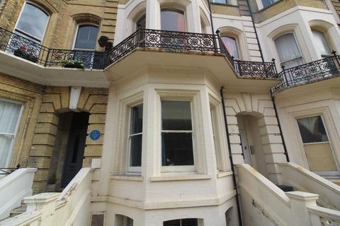 2 bedroom flat to rent, First Avenue, Hove BN3