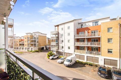 2 bedroom flat to rent, Kingfisher Meadow, Kent ME16