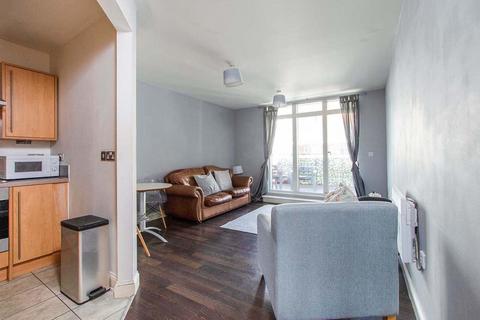 2 bedroom flat to rent, Kingfisher Meadow, Kent ME16