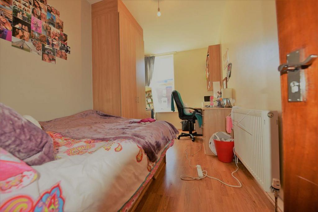 Apartment in Leeds - View 4