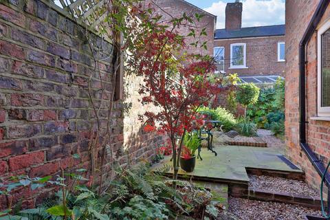 3 bedroom terraced house for sale, St. Johns Crescent, York YO31