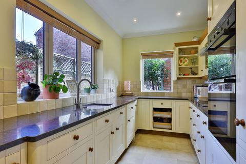 3 bedroom terraced house for sale, St. Johns Crescent, York YO31