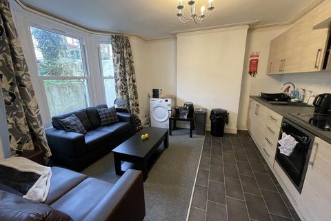 3 bedroom flat to rent, Springfield Road, Brighton, East Sussex