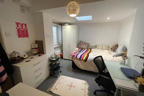 3 bedroom flat to rent, Springfield Road, Brighton, East Sussex