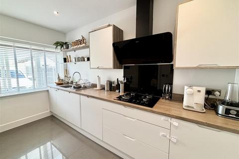 3 bedroom end of terrace house for sale, Blandford Road, Poole BH16