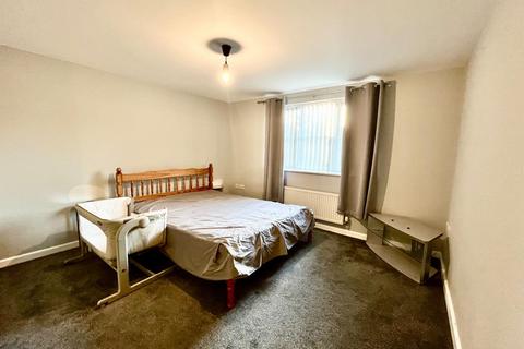 2 bedroom flat to rent, Harrington Croft, West Bromwich B71